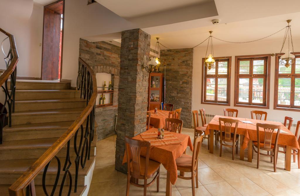 Hotel Alexandrov'S Houses Slatograd Exterior foto