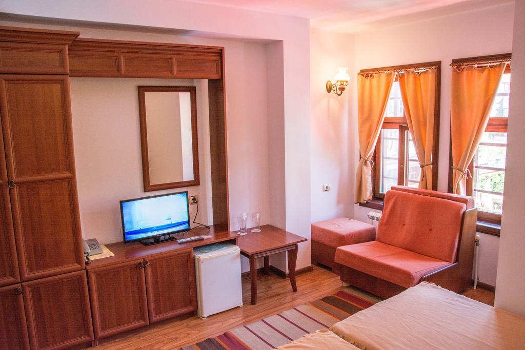 Hotel Alexandrov'S Houses Slatograd Exterior foto