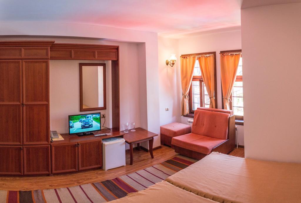 Hotel Alexandrov'S Houses Slatograd Exterior foto