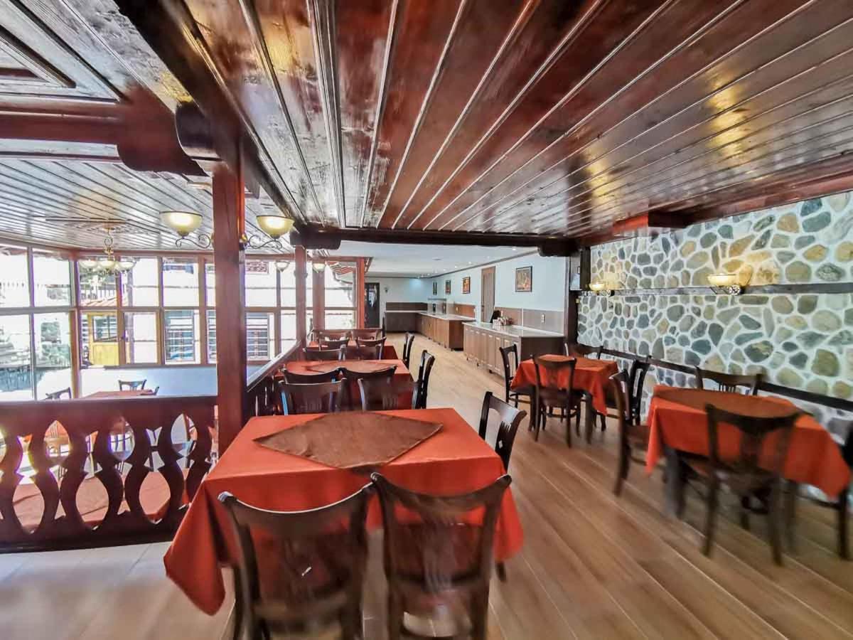 Hotel Alexandrov'S Houses Slatograd Exterior foto